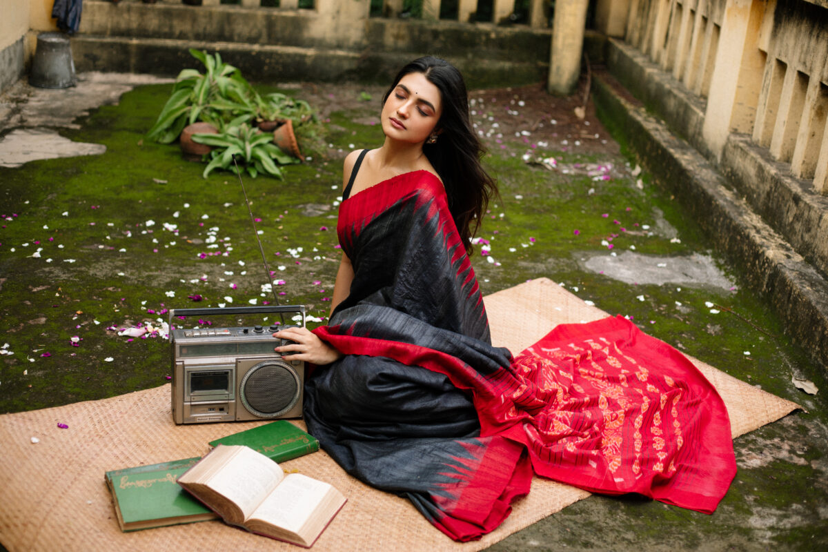 Pure Ghicha tussar Black Body with Crimson Red temple border with Sambalpuri Pallu - Image 2