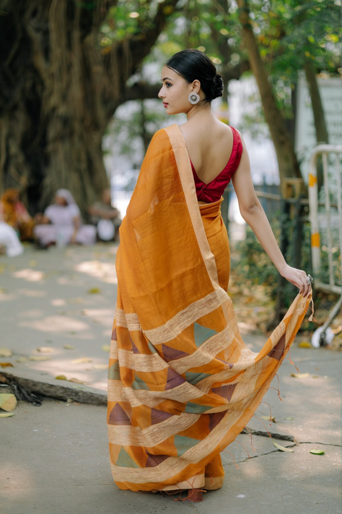 pure linen handloom with yellow ochre body in contrast beige border