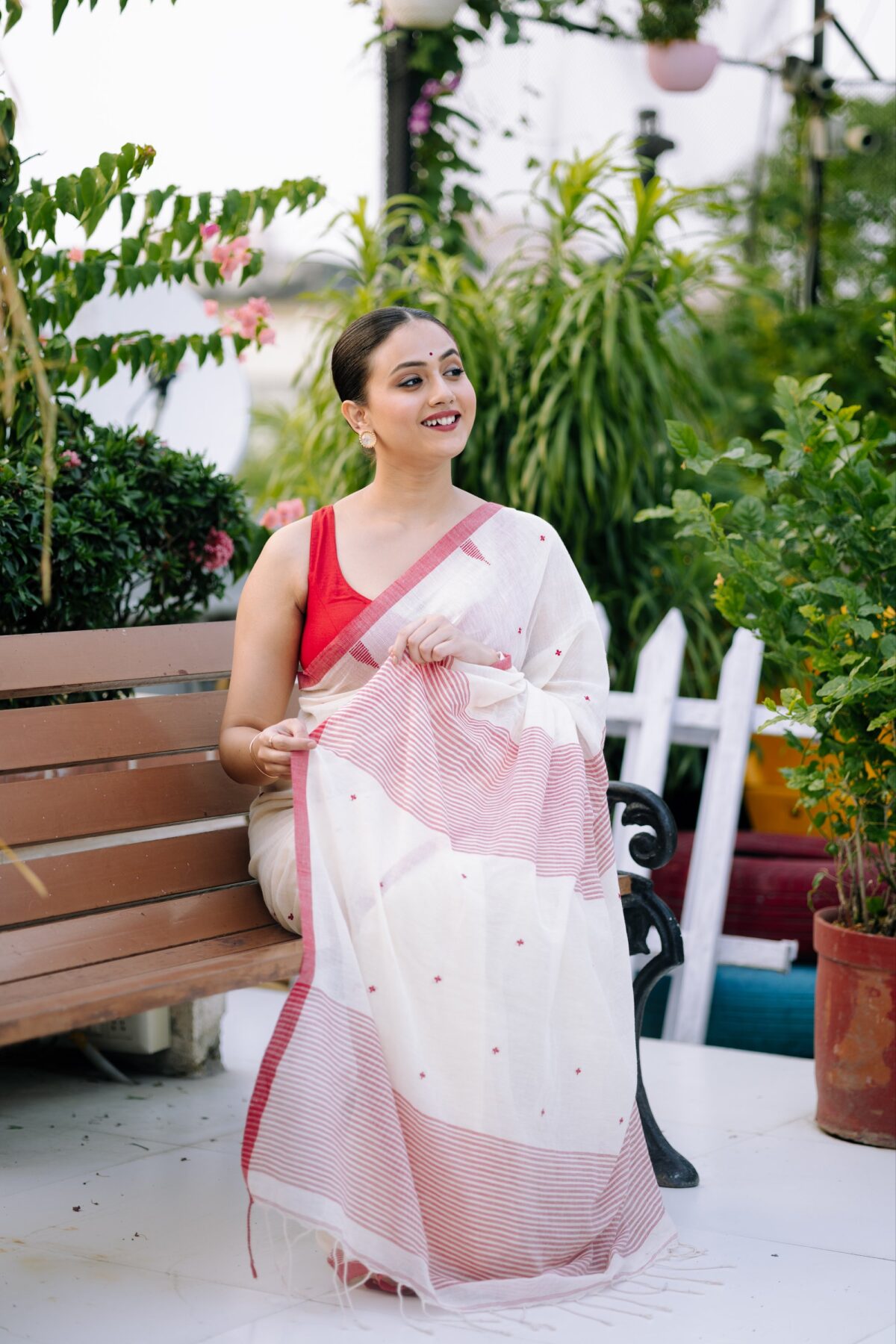 red & white  jamdani motif pure cotton handloom - Image 2